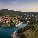 Manatis Mit Pool Villa