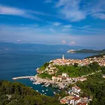 Villa Manatis Mit Pool Vrbnik (Primorje-Gorski Kotar)