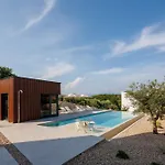 Manatis Mit Pool Villa