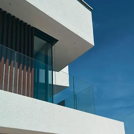 Manatis Mit Pool * 비르브닉