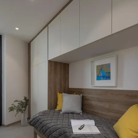 Manatis Mit Pool * 비르브닉