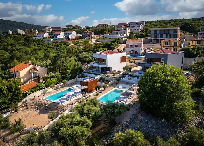 Manatis Mit Pool Vila