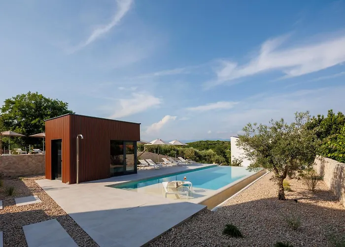 Manatis Mit Pool Vila